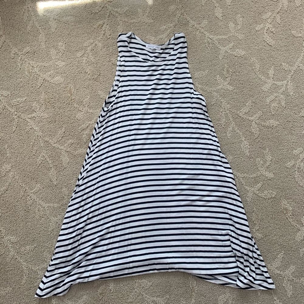 Women’s Socialite Shift Dress with Pockets